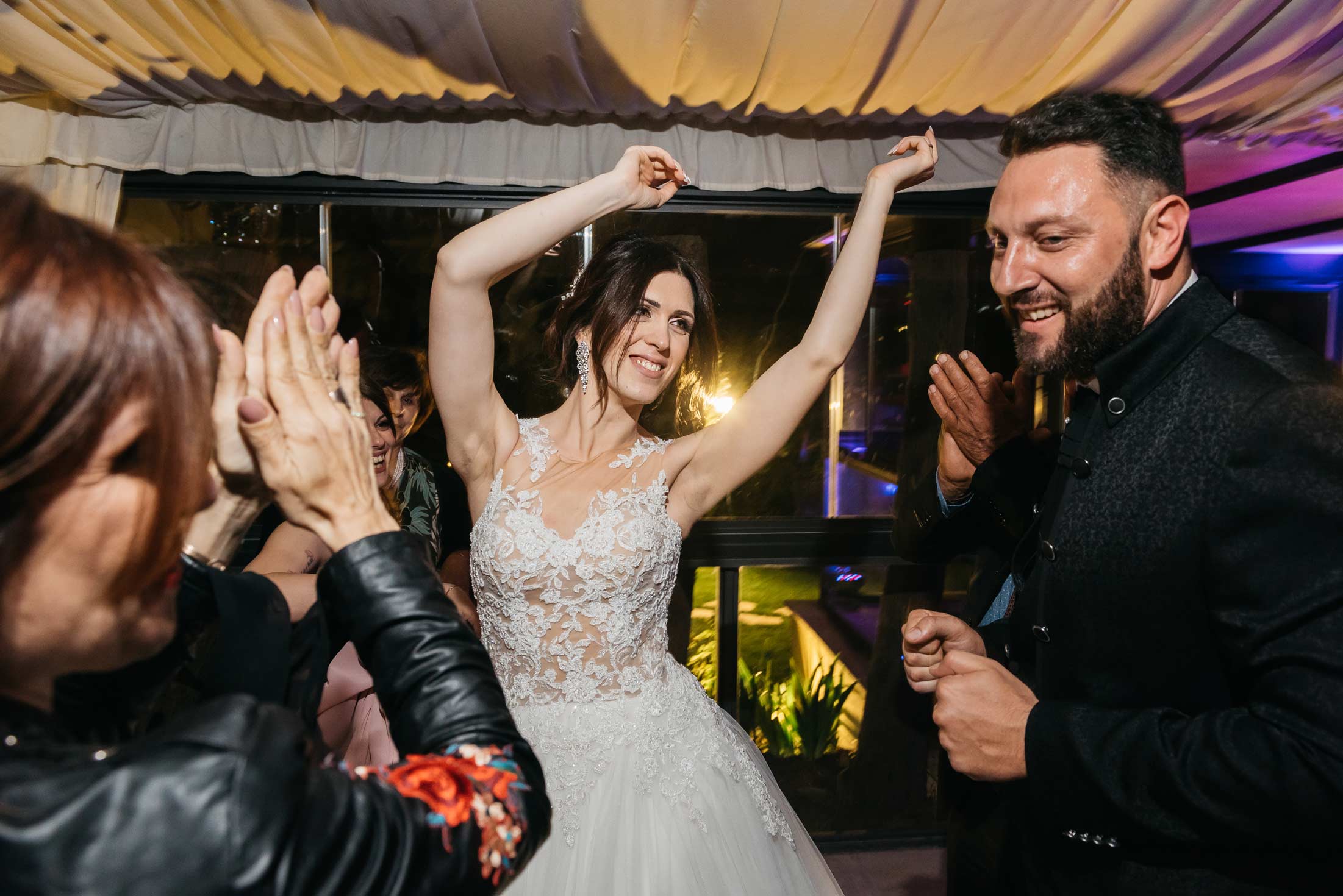 Ballo della sposa durante il ricevimento di matrimonio a Roma a Casale Baldetti