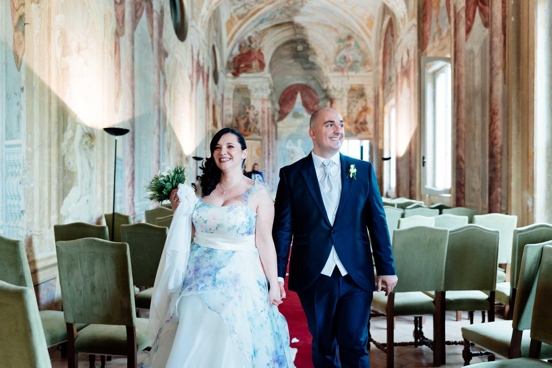 Gli sposi alla fine del rito civile di Matrimonio nel Park Hotel Villa Grazioli