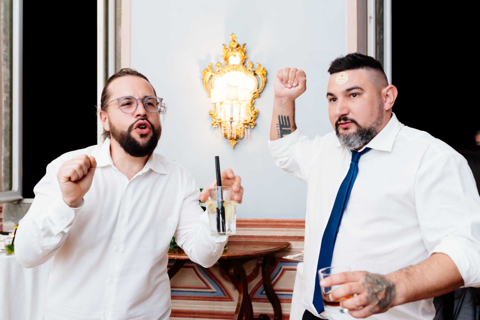 Invitati ballano durante il ricevimento di Matrimonio nel Park Hotel Villa Grazioli