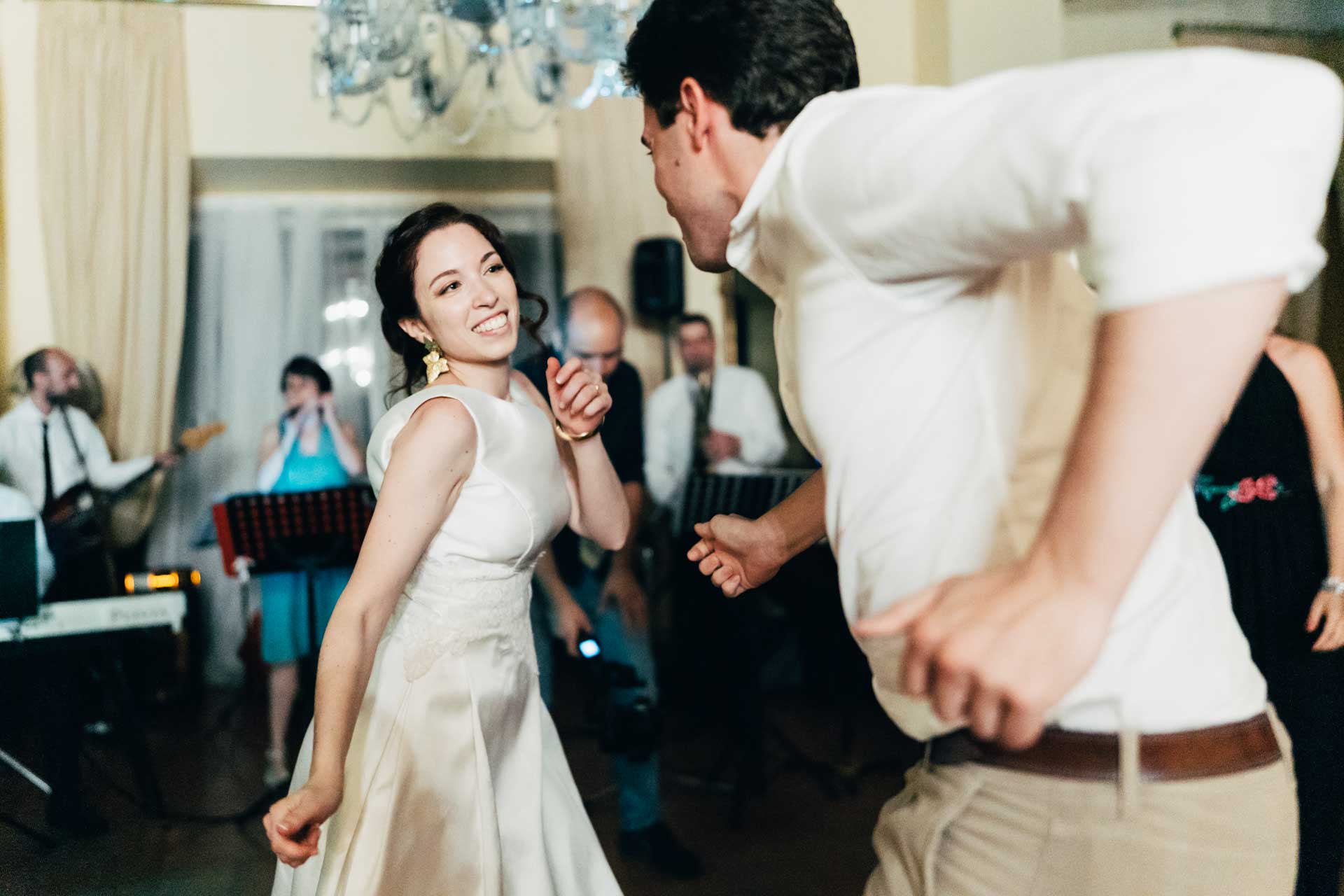 Balli durante il ricevimento di matrimonio nel Castello di Decima