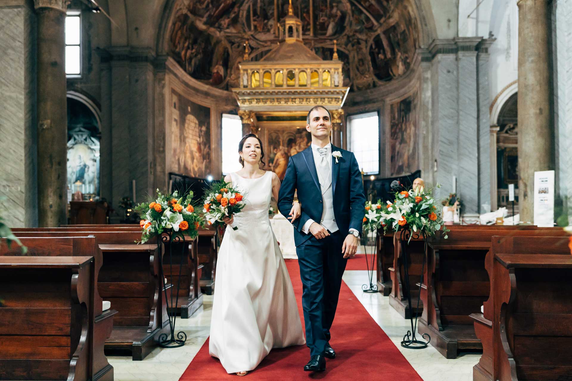 Uscita degli sposi durante il Matrimonio a Roma nella basilica di San Pietro in Vincoli