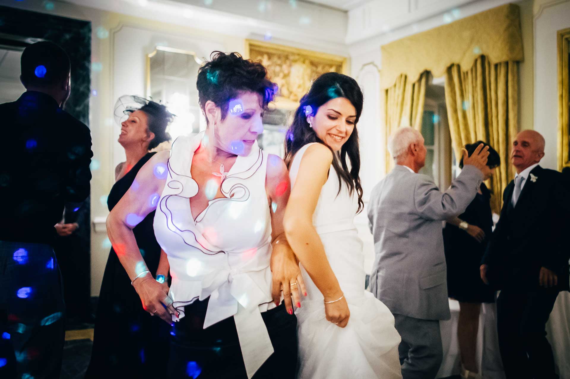 Ballo della sposa durante il ricevimento di matrimonio a Roma a Villa Miani
